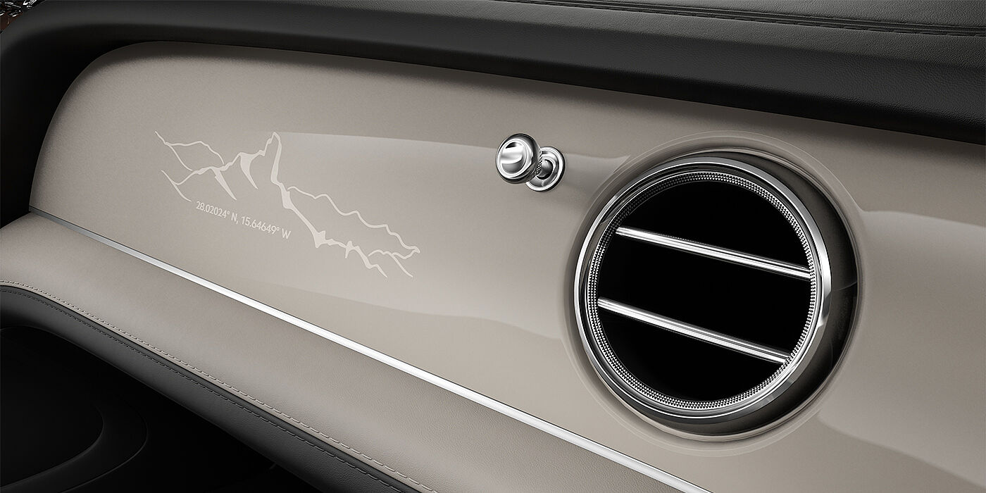 Bentley Düsseldorf Bentayga EWB Artenara Edition SUV Piano Linen veneer with Artenara inlay detail
