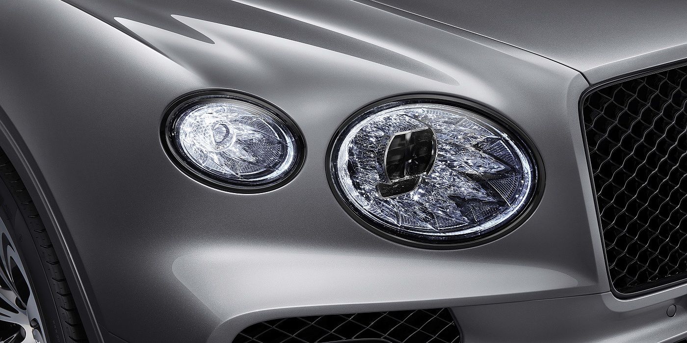 new-bentley-bentayga-v8-crystal-cut-effect-front-headlamp-with-blackline-specification-2020