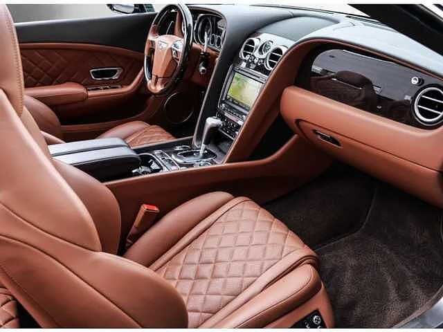 1:Bentley Continental GT S Convertible V8, Cabrio, Cumbrian Green, Bentley Düsseldorf