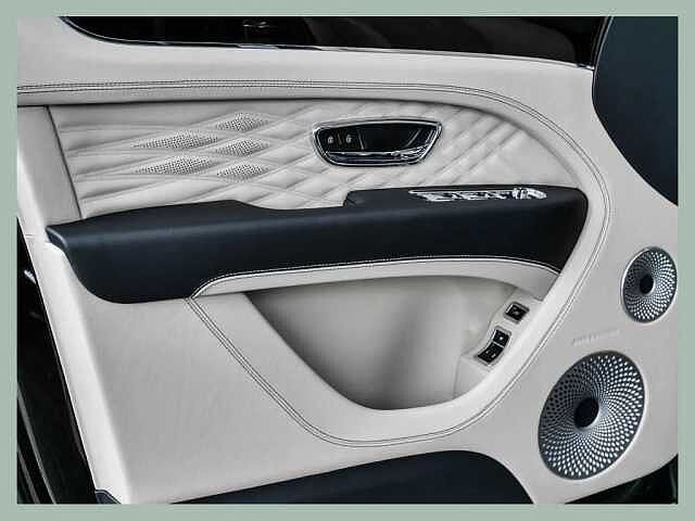 26:Bentley Bentayga Azure V8, SUV, Onyx, Bentley Düsseldorf