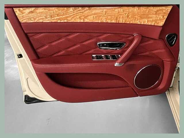 22:Bentley Flying Spur W12, Limousine, Magnolia, Bentley Düsseldorf