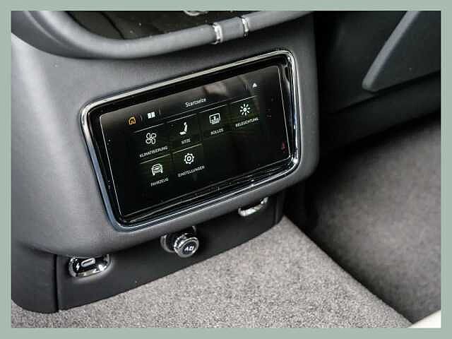 22:Bentley Bentayga Azure V8, SUV, Onyx, Bentley Düsseldorf