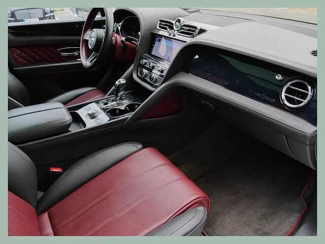 1:Bentley Bentayga First Edition V8, SUV, Hallmark, Bentley Düsseldorf