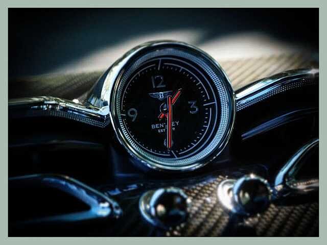 19:Bentley Bentayga S V8, SUV, Opalite, Bentley Düsseldorf