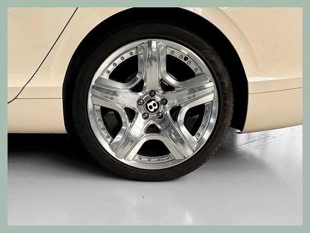 5:Bentley Flying Spur W12, Limousine, Magnolia, Bentley Düsseldorf