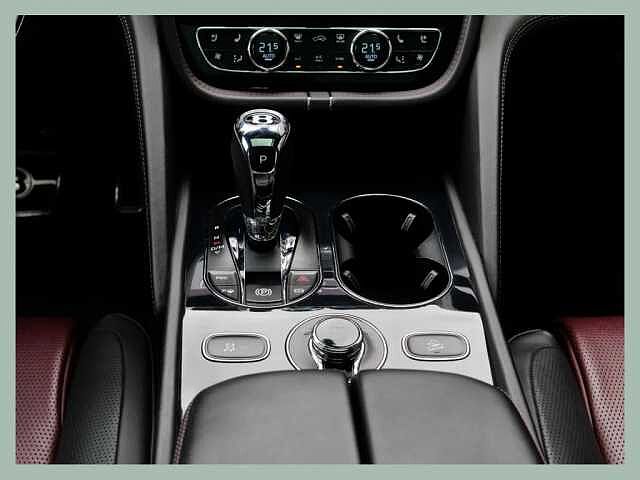 19:Bentley Bentayga First Edition V8, SUV, Hallmark, Bentley Düsseldorf