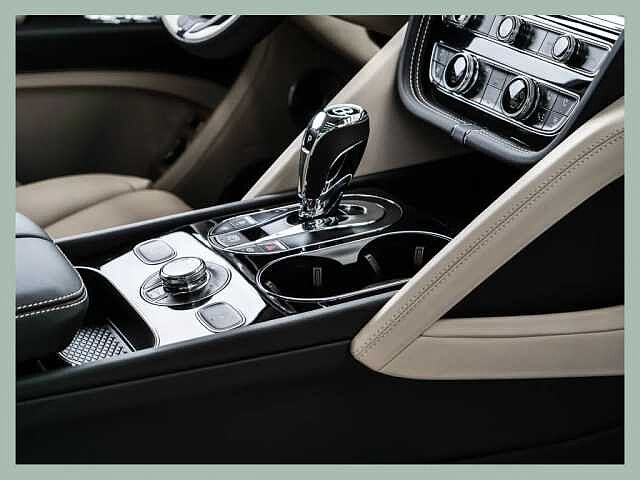 17:Bentley Bentayga Azure V8, SUV, Onyx, Bentley Düsseldorf