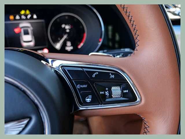 16:Bentley Bentayga Azure V8, SUV, Titan Grey, Bentley Düsseldorf