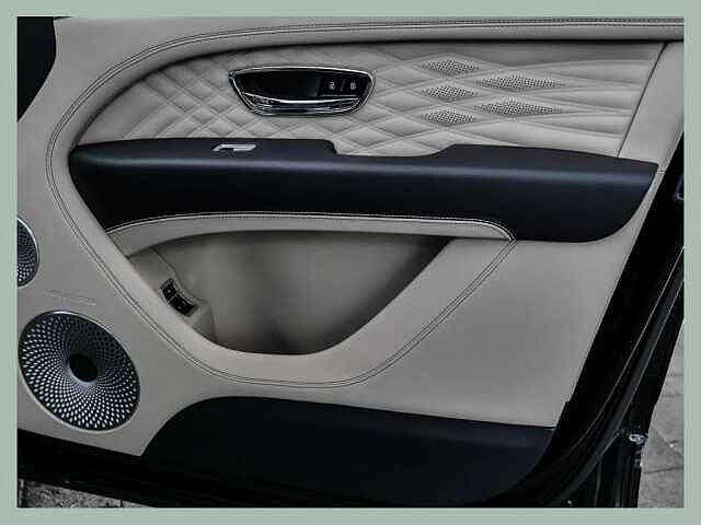 25:Bentley Bentayga Azure V8, SUV, Onyx, Bentley Düsseldorf